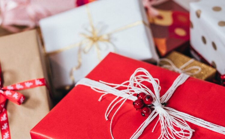  What Is Your Holiday Spending for Gifts and Tips?